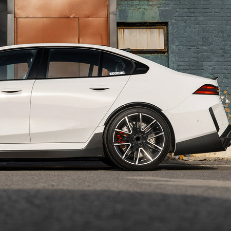 BMW G90 M5 CARBON FIBER SIDE SKIRT
