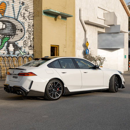 BMW M5 G90 CARBON SIDE SKIRT