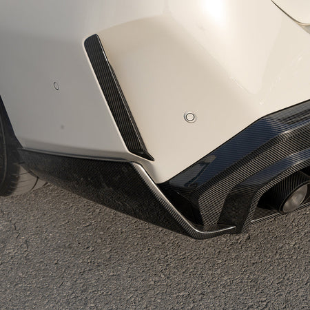 M5 G90 CARBON REAR BUMPER INSERT