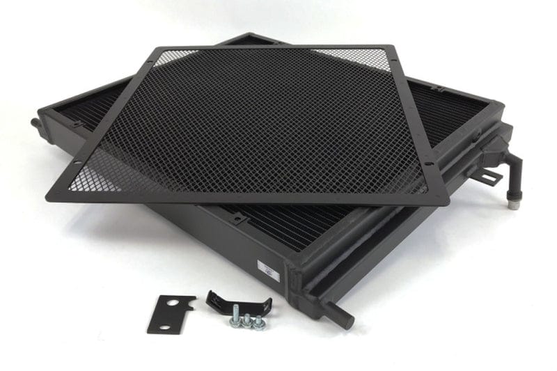 CSF Performance CSF 2014+ BMW M3/M4 (F8X) Front Mount Heat Exchanger w/Rock Guard - Black / Polished