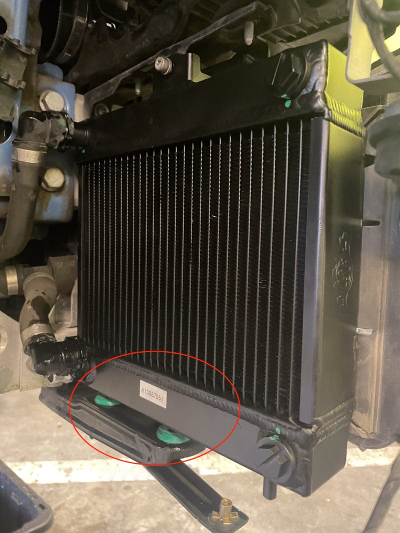 CSF BMW F8X M3/M4/M2C Auxiliary Radiators w/ Rock Guards (Sold Individ ...
