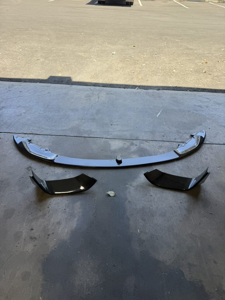 Open Box Front Lip (OPEN BOX) Performance Style 3PC Carbon Fiber Front Lip - F80 M3 / F82 M4