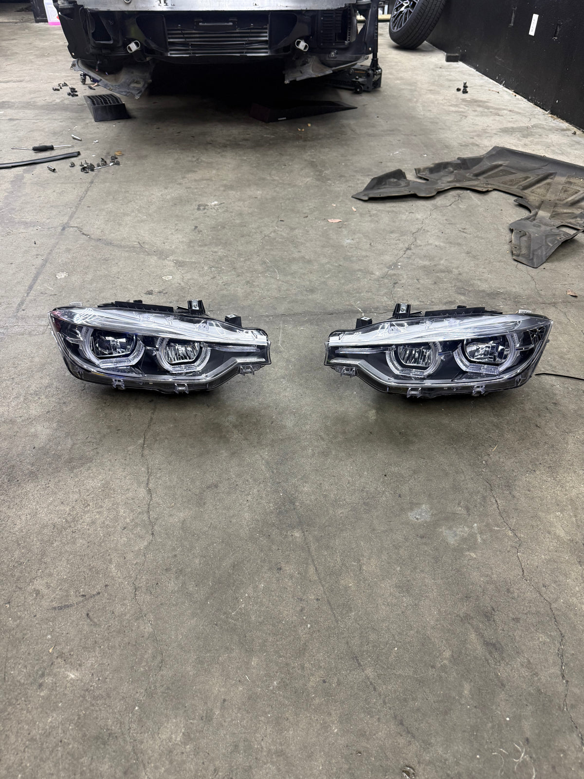 Open Box Lighting (USED) LCI Style LED YELLOW/WHITE Color Switching Headlights - F30 3 Series / F31 3 Series